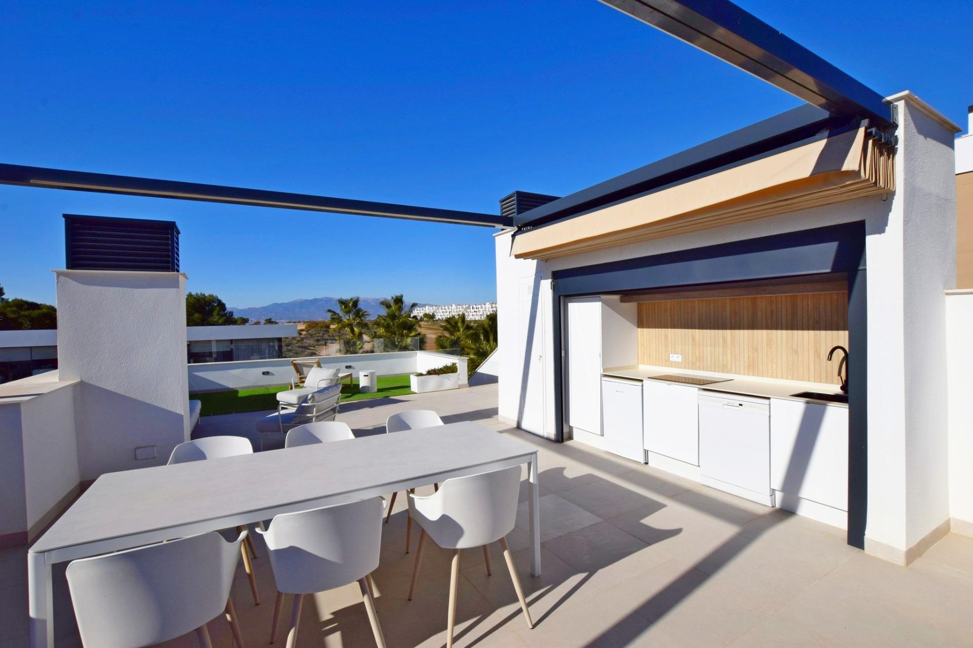 Villa obra nueva con piscina privada en Alhama De Murcia — 3 hab.