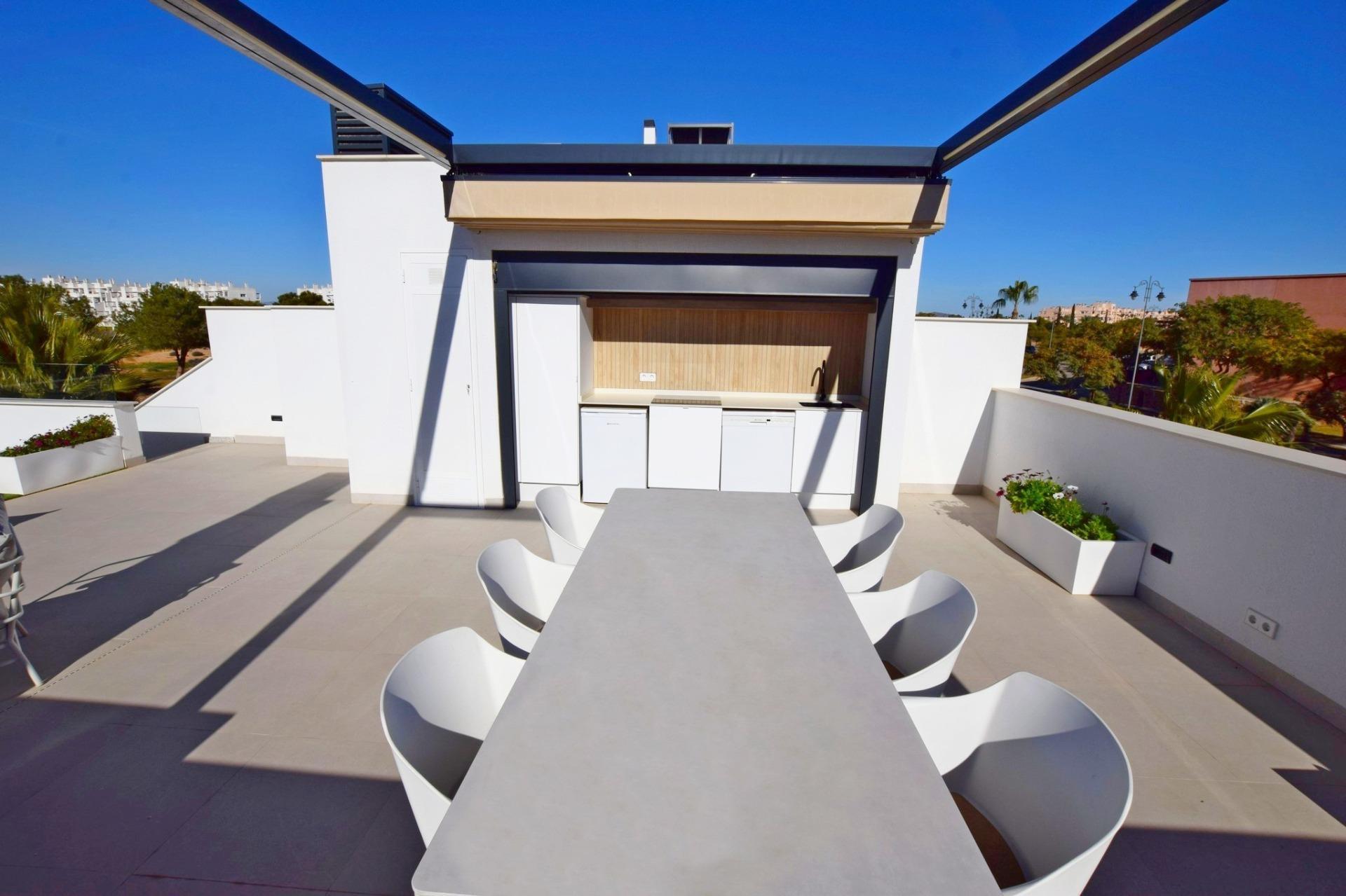 Villa obra nueva con piscina privada en Alhama De Murcia — 3 hab.