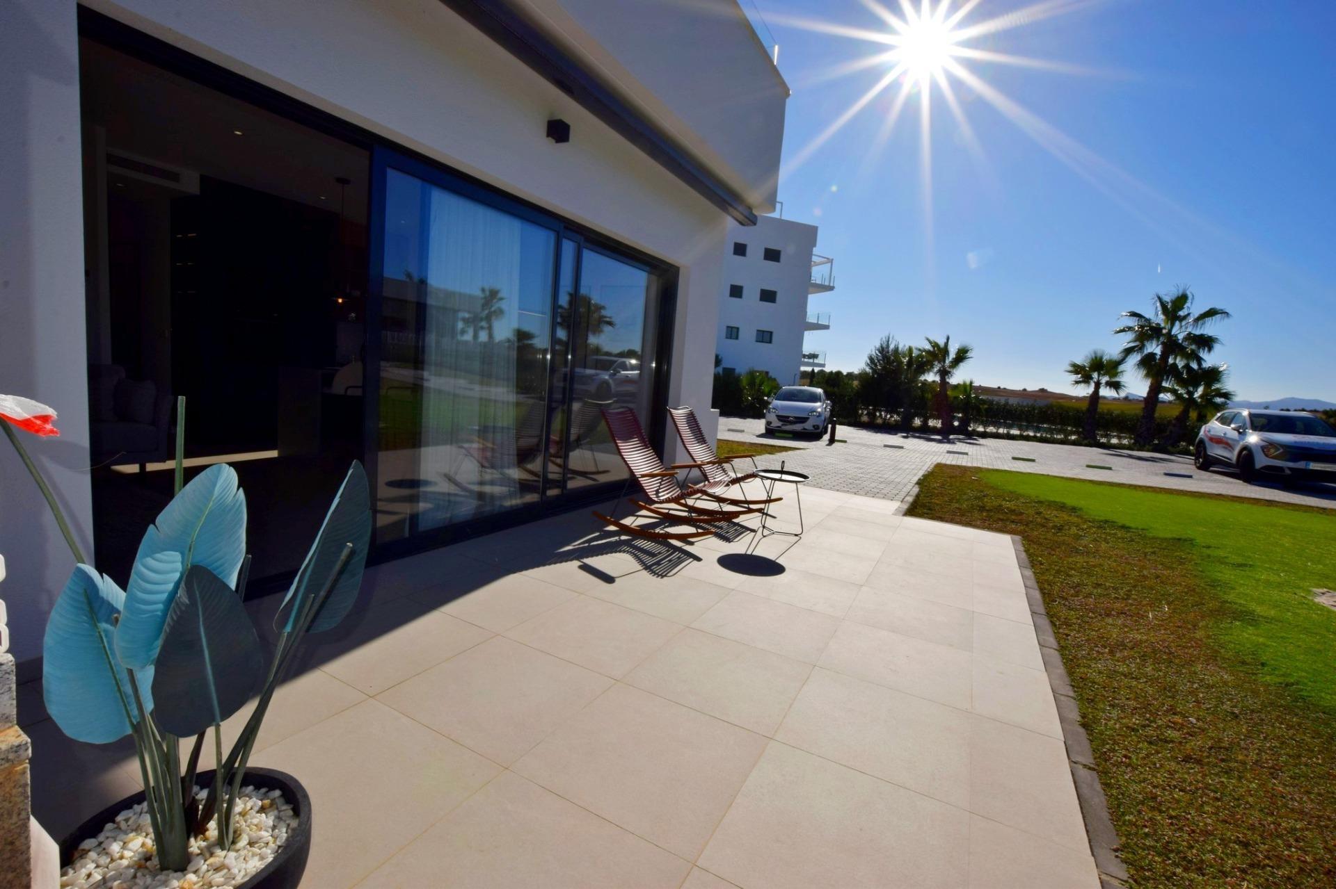 Villa obra nueva con piscina privada en Alhama De Murcia — 3 hab.
