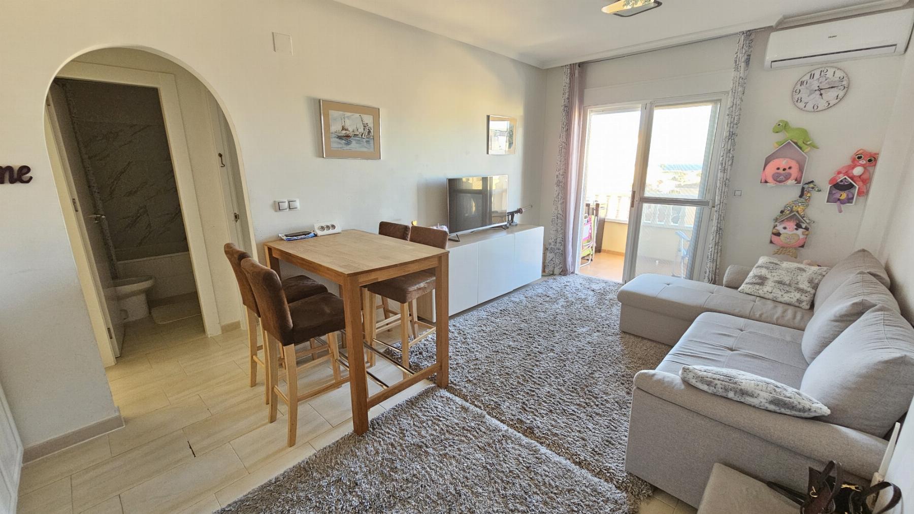 Apartamento con Vistas al Mar en Lomas de Cabo Roig — Piscina Comunitaria