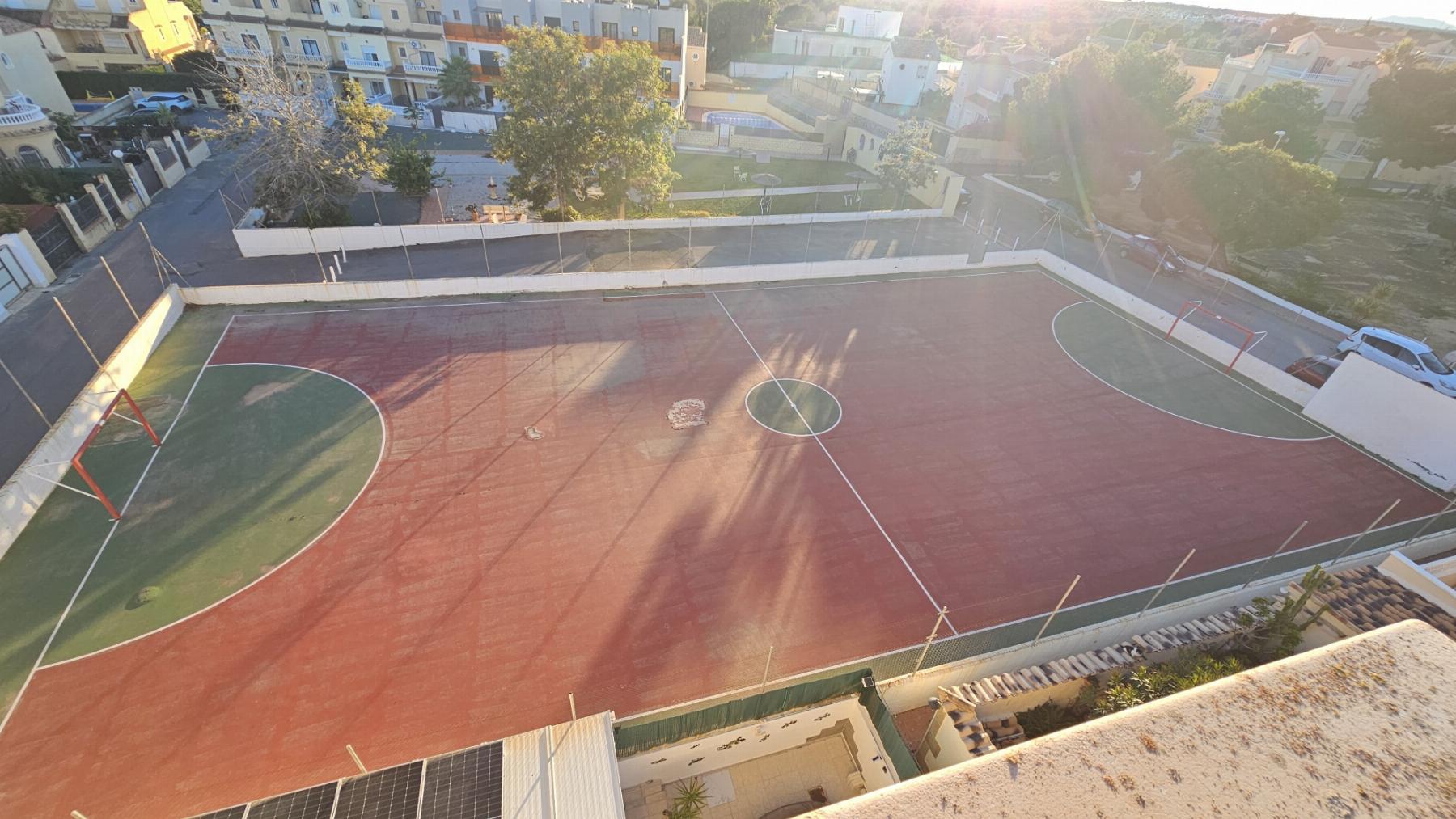 Apartamento con Vistas al Mar en Lomas de Cabo Roig — Piscina Comunitaria