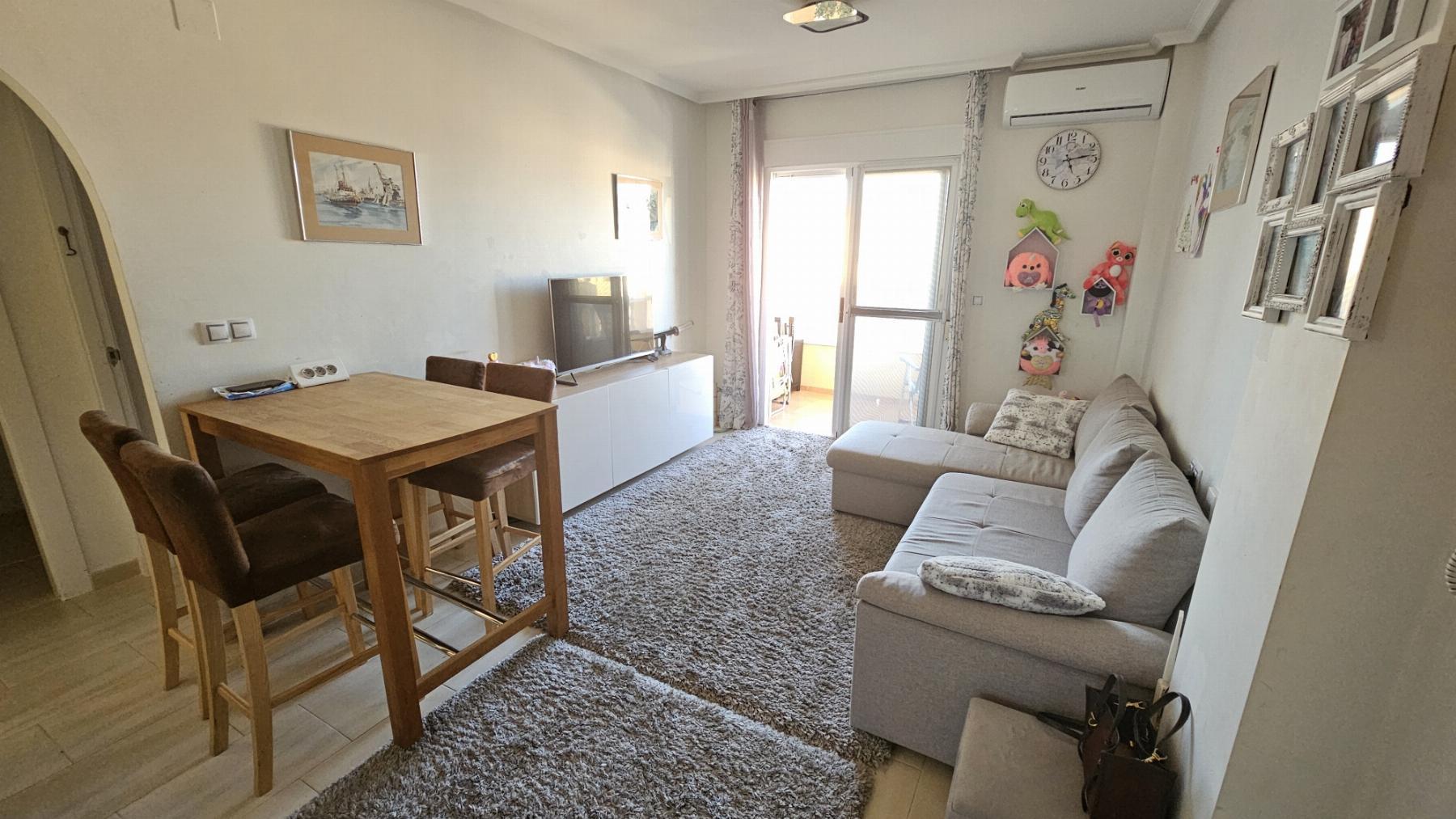 Apartamento con Vistas al Mar en Lomas de Cabo Roig — Piscina Comunitaria