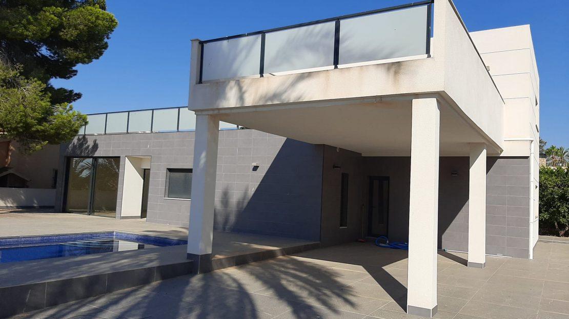 Villa 4 Dorm. con Piscina Privada en Dehesa de Campoamor - 985.000€