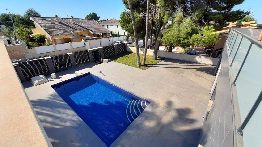 Villa 4 Dorm. con Piscina Privada en Dehesa de Campoamor - 985.000€