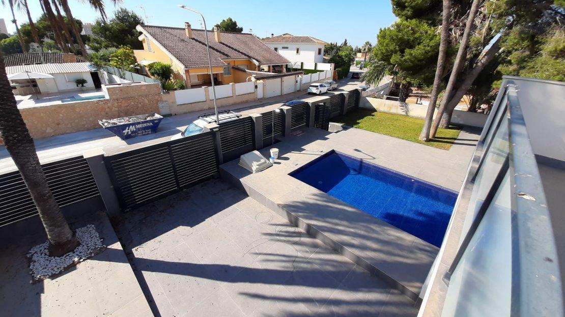 Villa 4 Dorm. con Piscina Privada en Dehesa de Campoamor - 985.000€