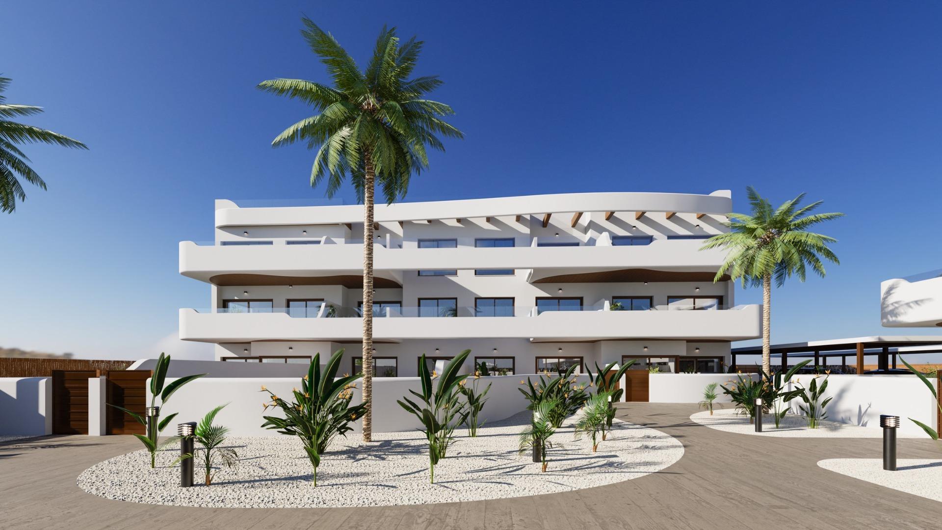 Villa obra nueva con piscina en Los Alcázares — 3 hab