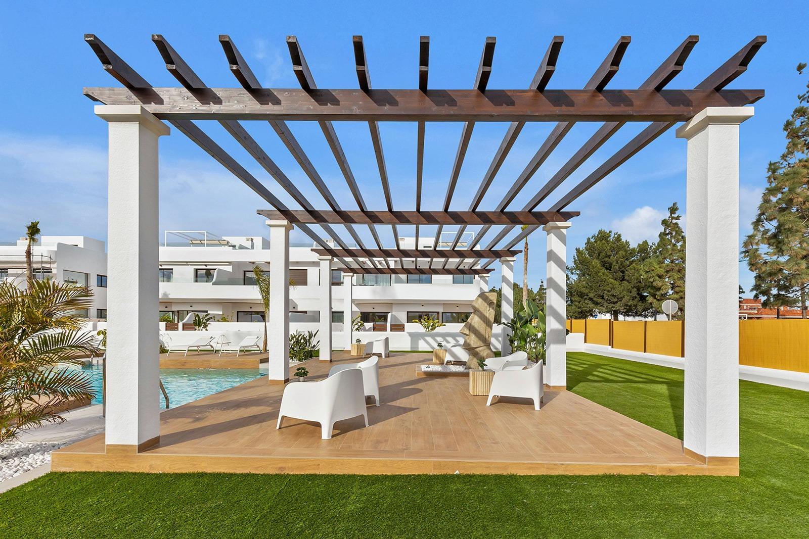 Villa obra nueva con piscina en Los Alcázares — 3 hab