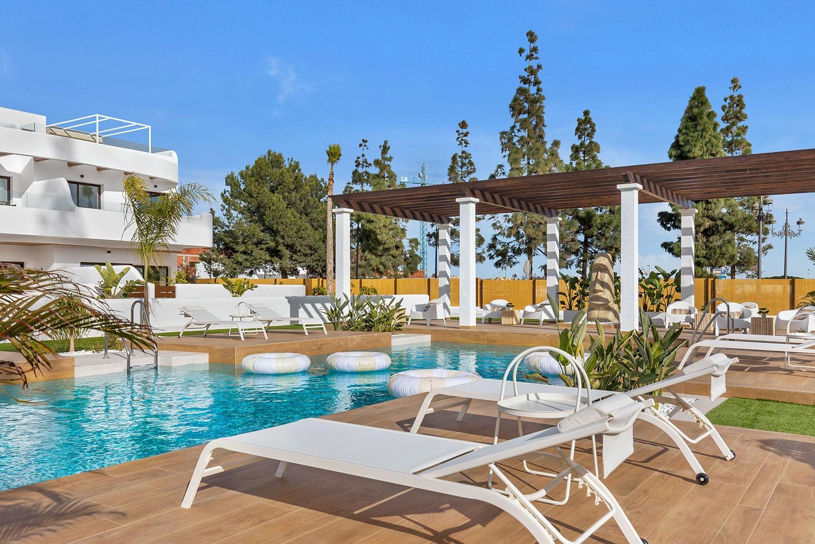 Villa obra nueva con piscina en Los Alcázares — 3 hab
