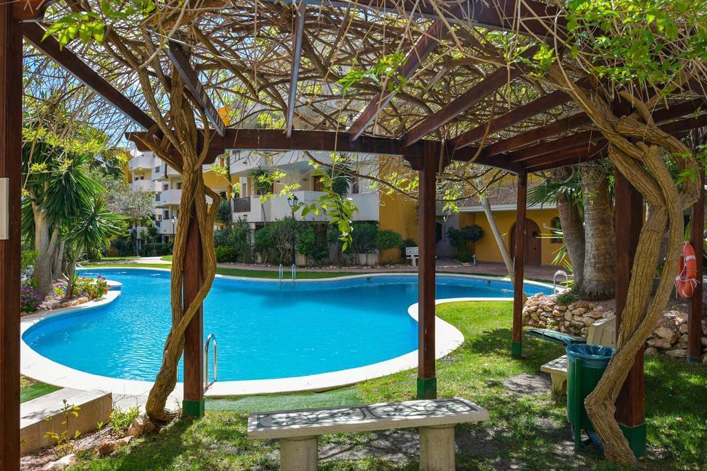 Apartamento con piscina privada en Punta Prima, Torrevieja — 115m²