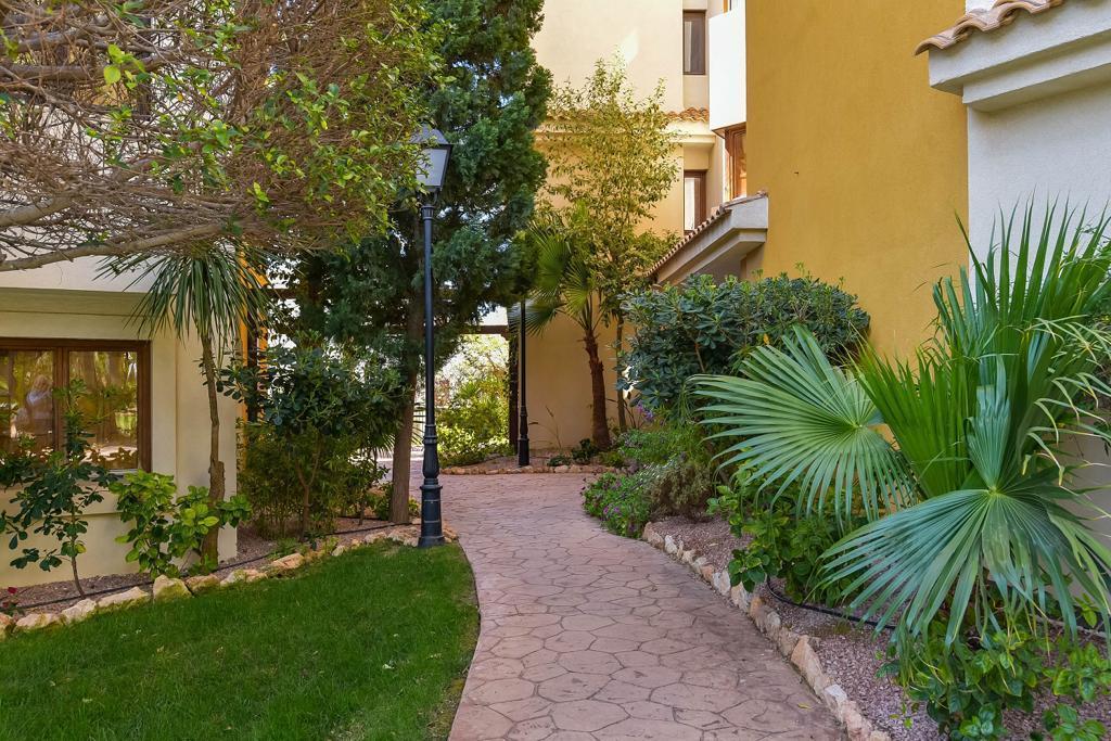 Apartamento con piscina privada en Punta Prima, Torrevieja — 115m²