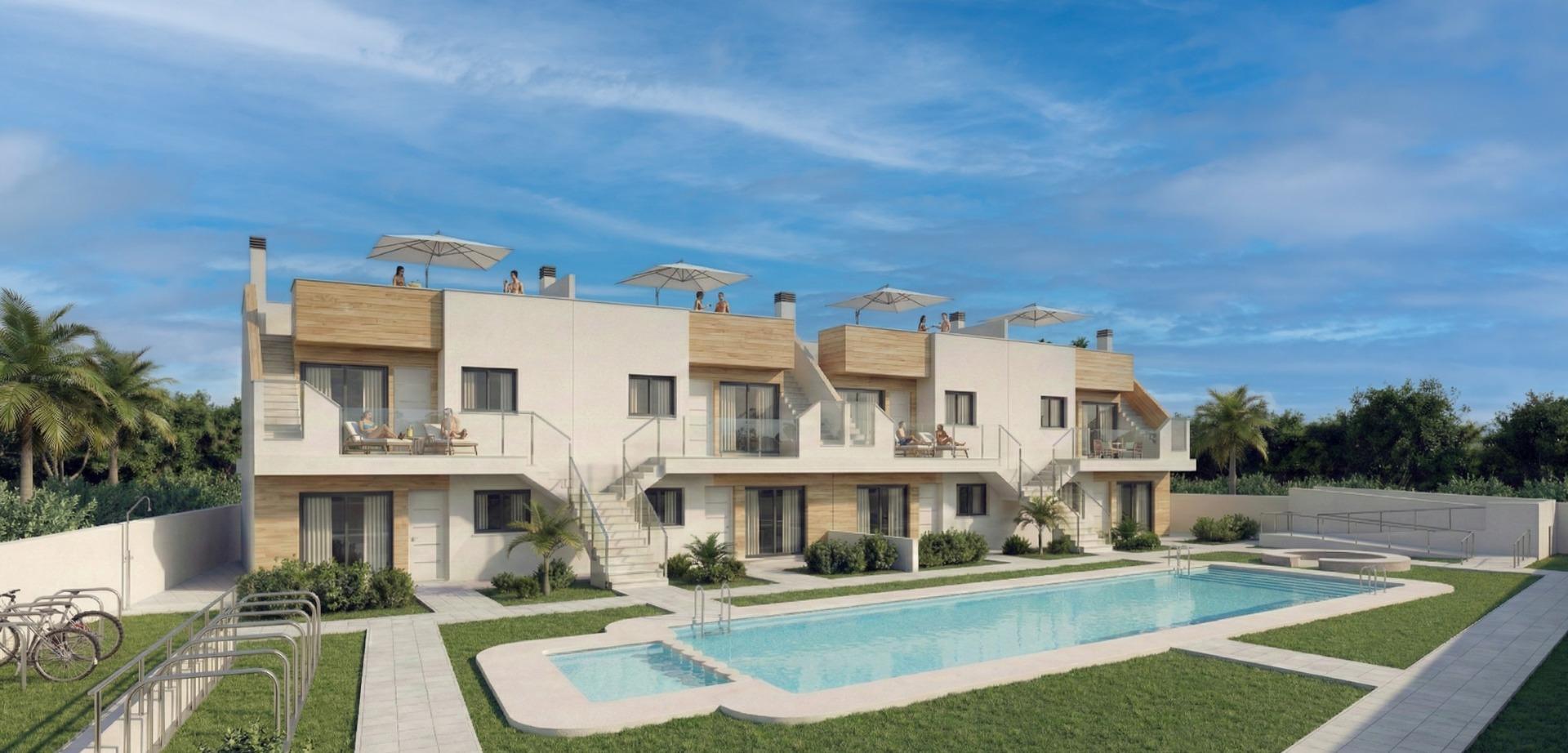 Chalet Obra Nueva en San Javier: 2 Dorm, Piscina Privada y Solárium 272.900€