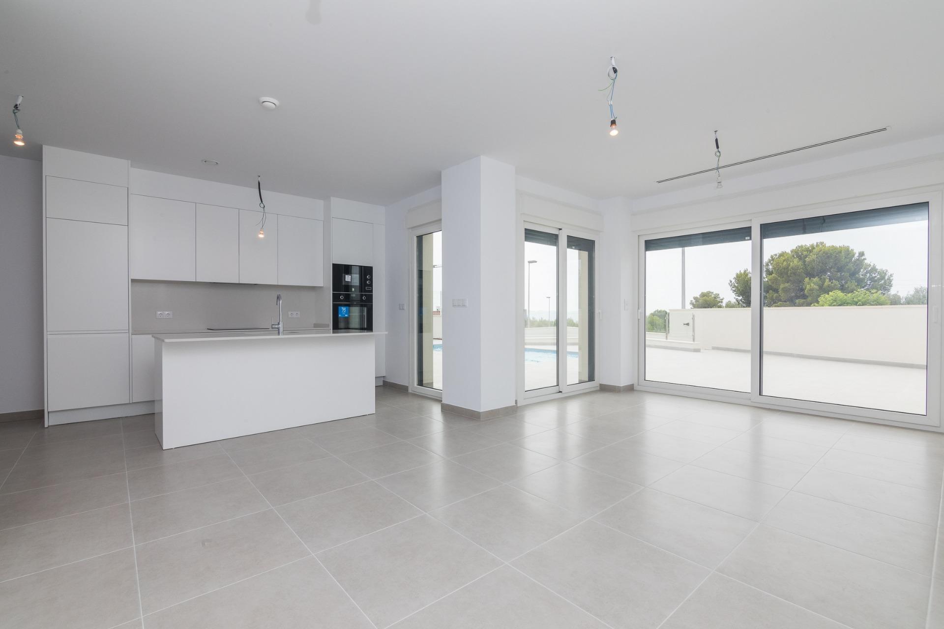 Villa obra nueva en Polop con piscina y solárium | 3 hab