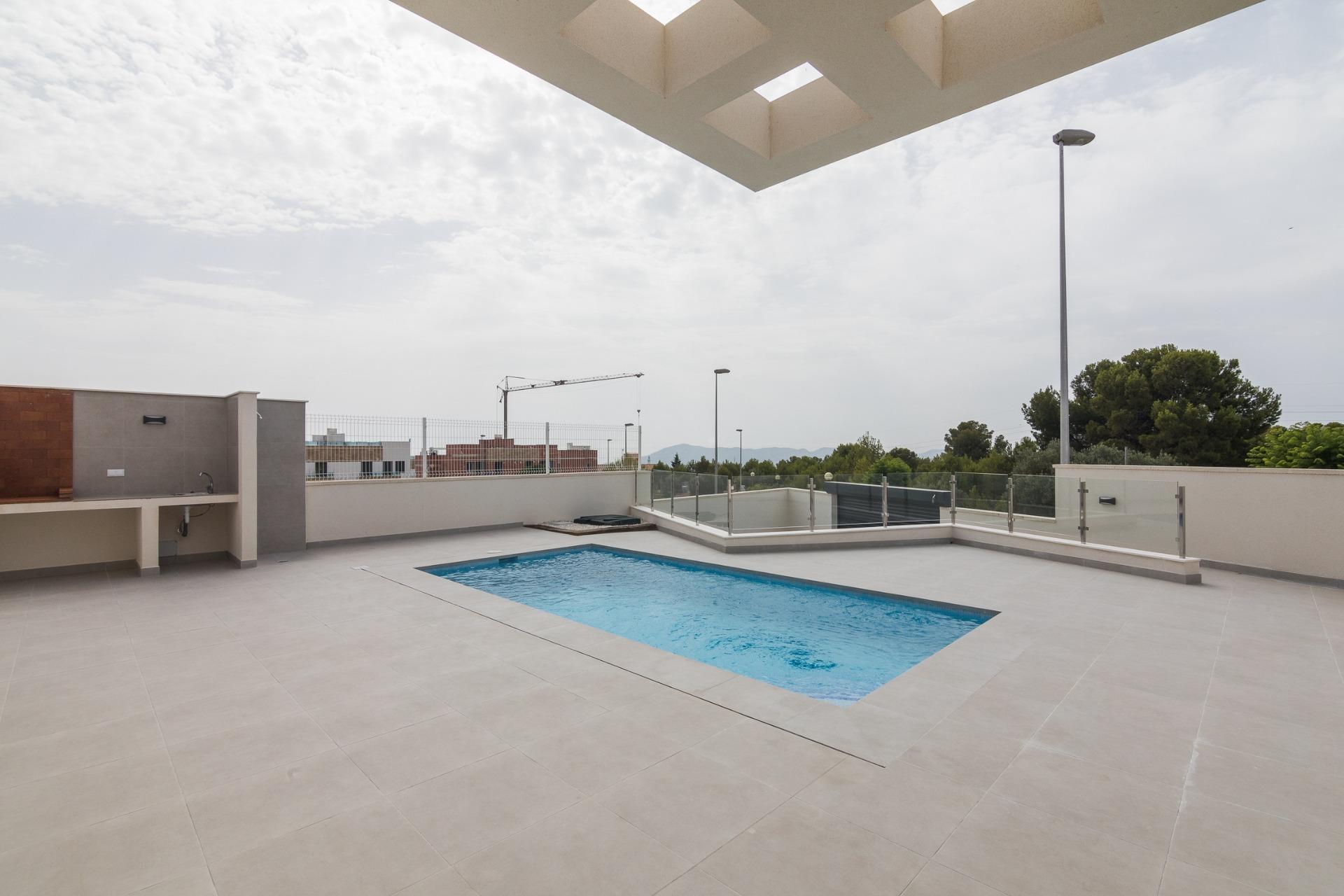 Villa obra nueva en Polop con piscina y solárium | 3 hab
