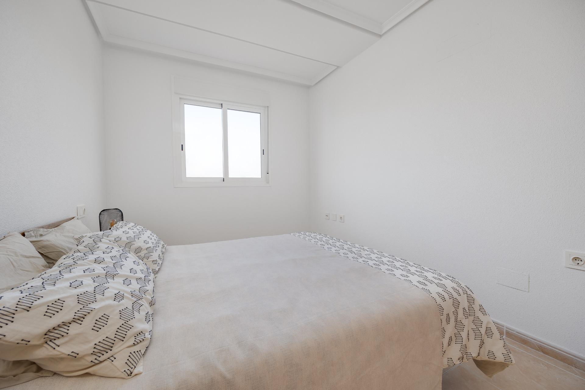 Apartamento Obra Nueva en San Fulgencio con Piscina Privada — 2 Dorm