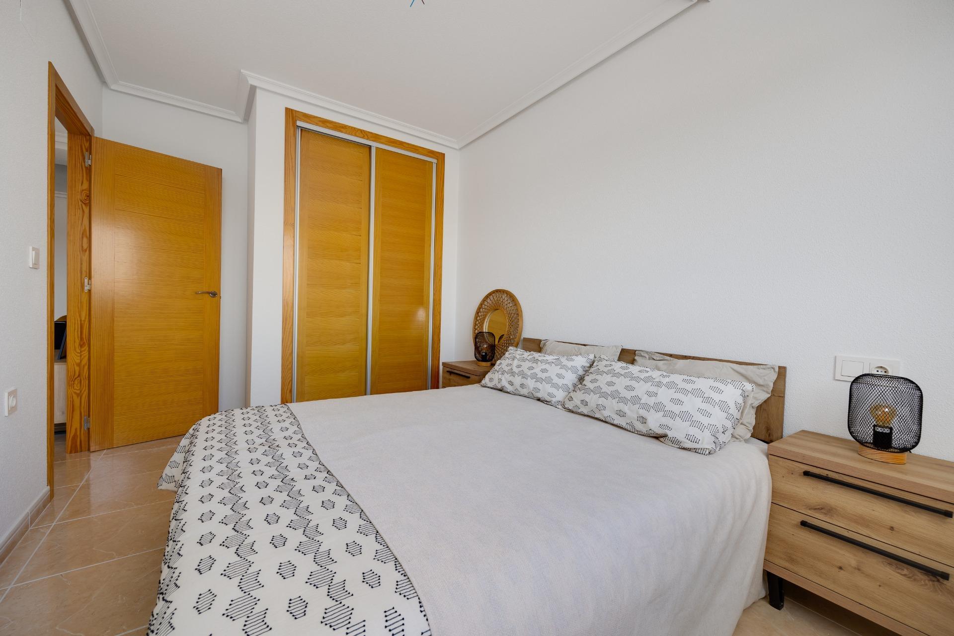 Apartamento Obra Nueva en San Fulgencio con Piscina Privada — 2 Dorm