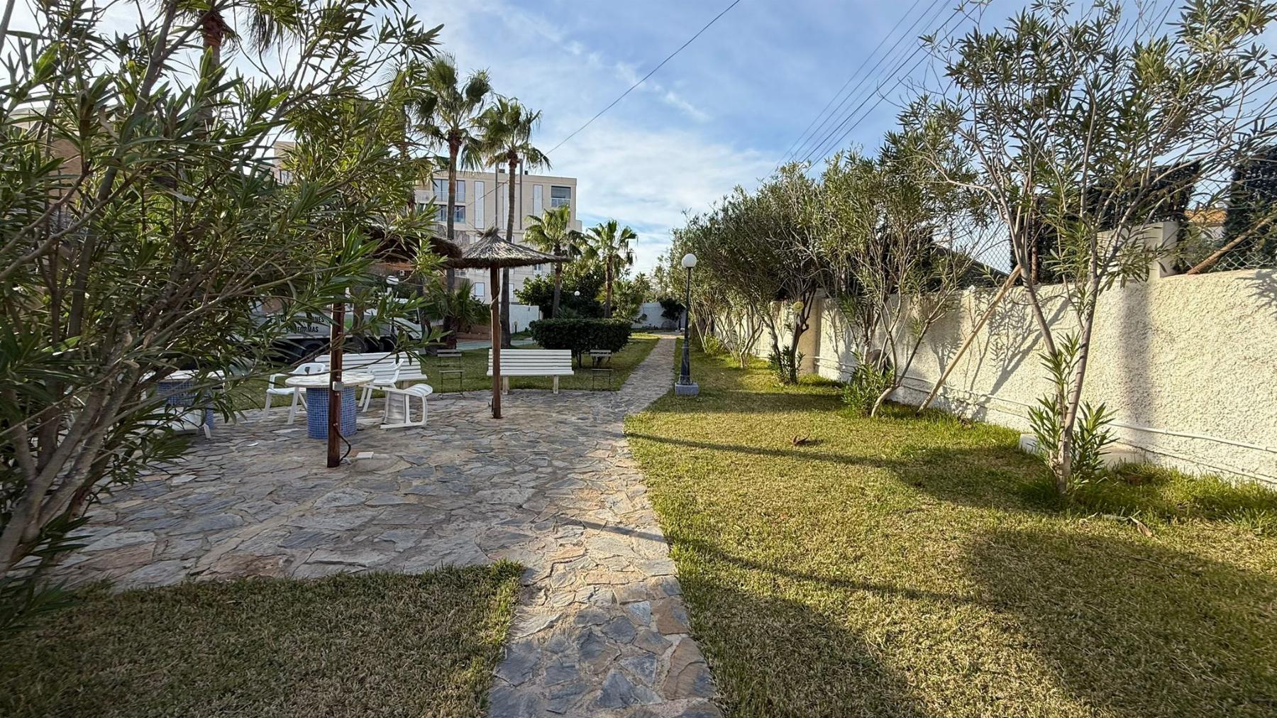 Chalet Esquinero Frente al Mar en La Mata, Torrevieja — 4 Dorm