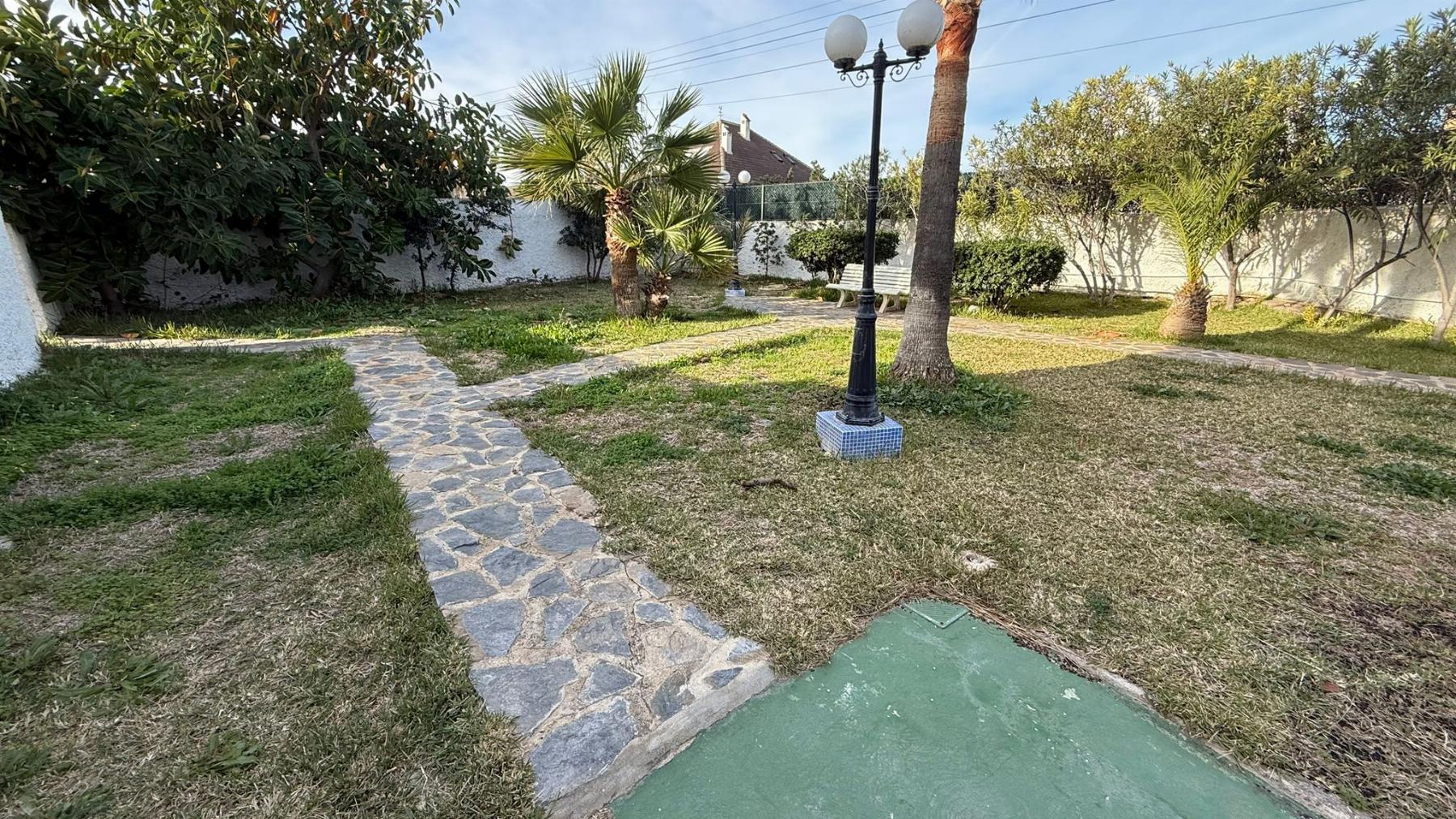 Chalet Esquinero Frente al Mar en La Mata, Torrevieja — 4 Dorm