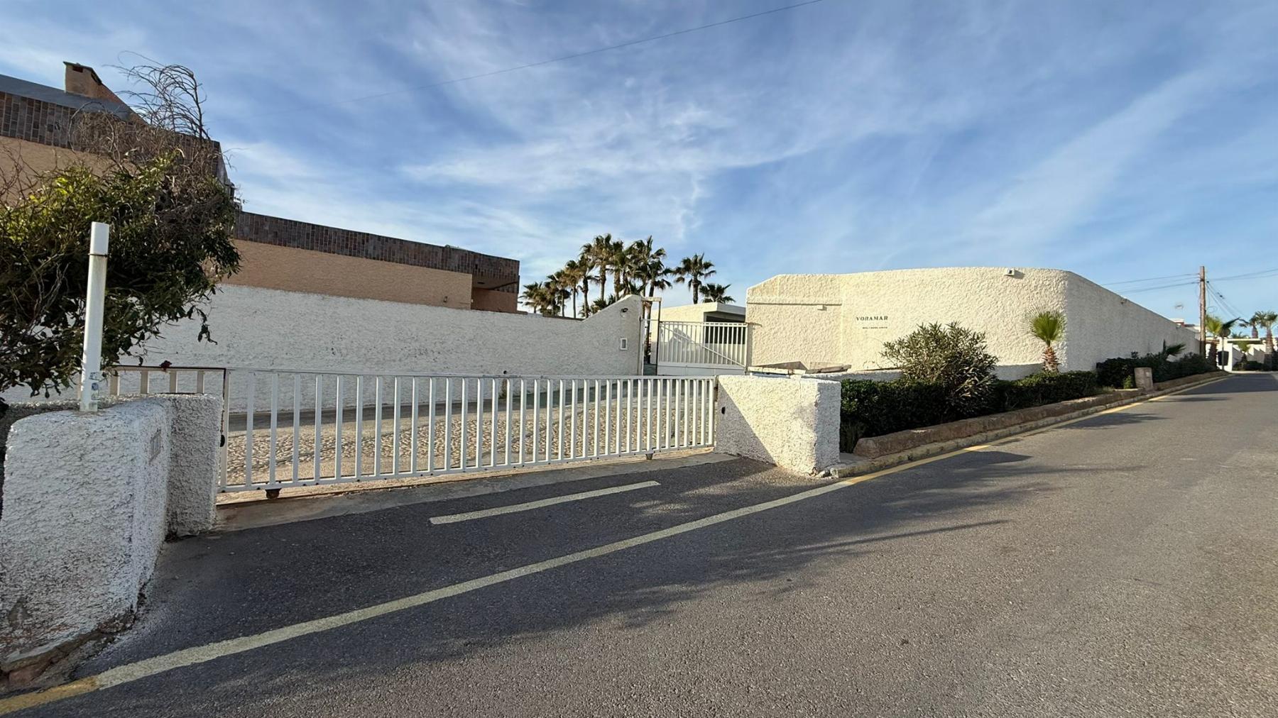 Chalet Esquinero Frente al Mar en La Mata, Torrevieja — 4 Dorm