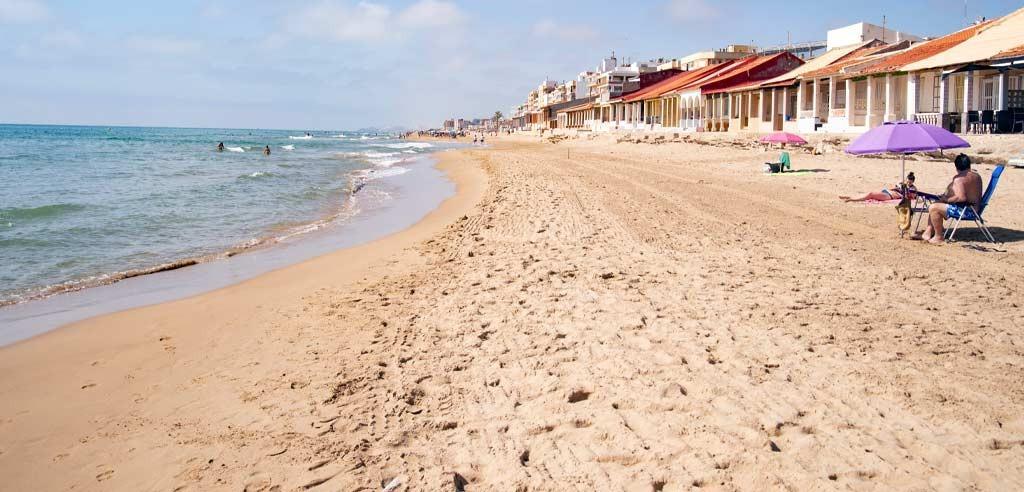 Apartamento obra nueva con piscina privada en Guardamar del Segura — 2 dorm.