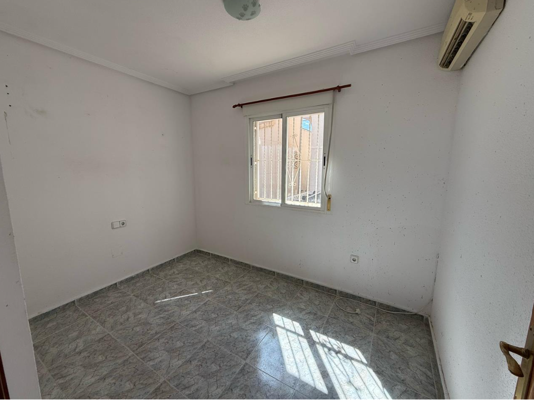 Chalet en San Miguel de Salinas con Piscina Privada — Hogar Mediterráneo