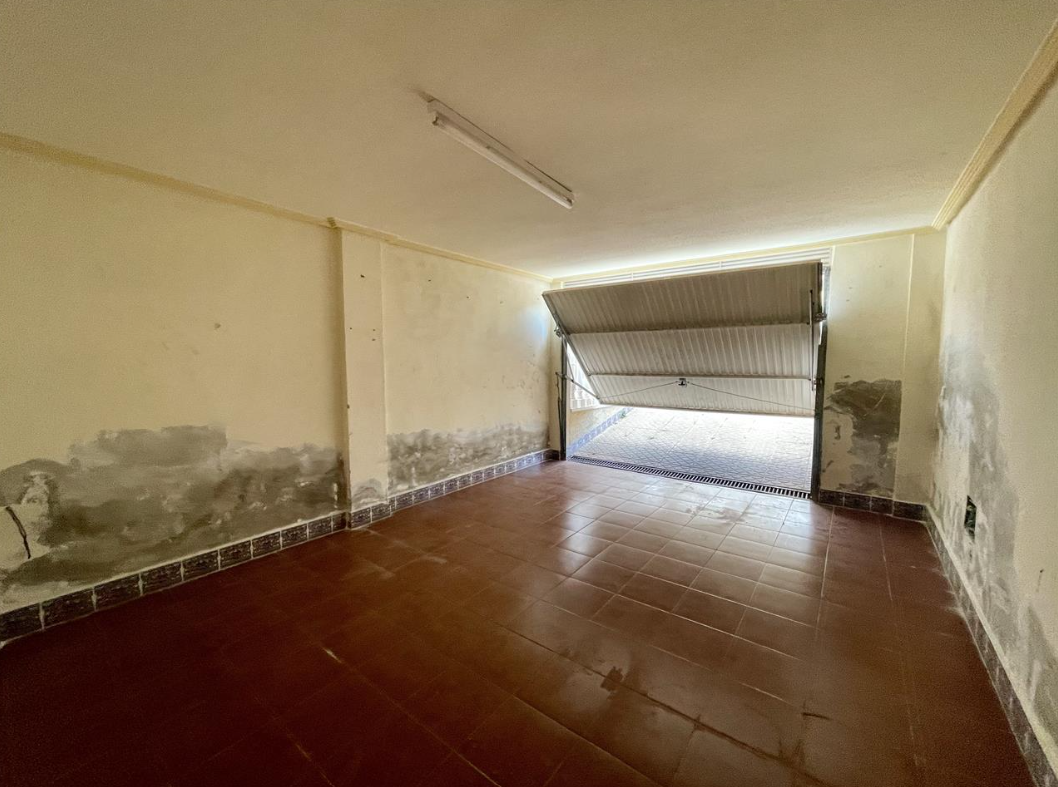 Chalet en San Miguel de Salinas con Piscina Privada — Hogar Mediterráneo