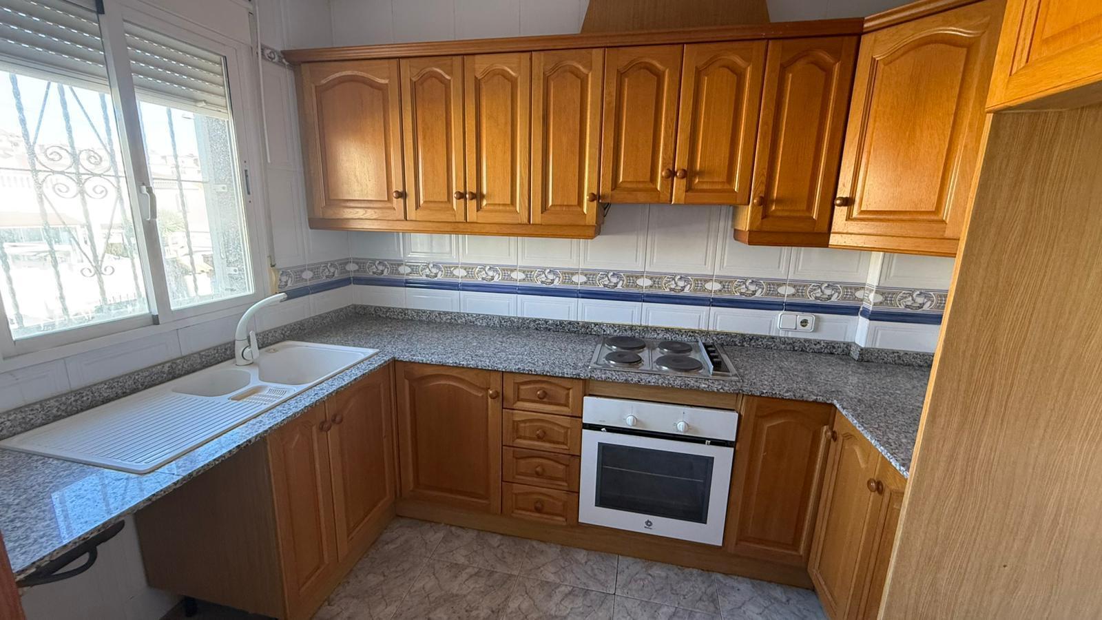 Chalet en San Miguel de Salinas con Piscina Privada — Hogar Mediterráneo