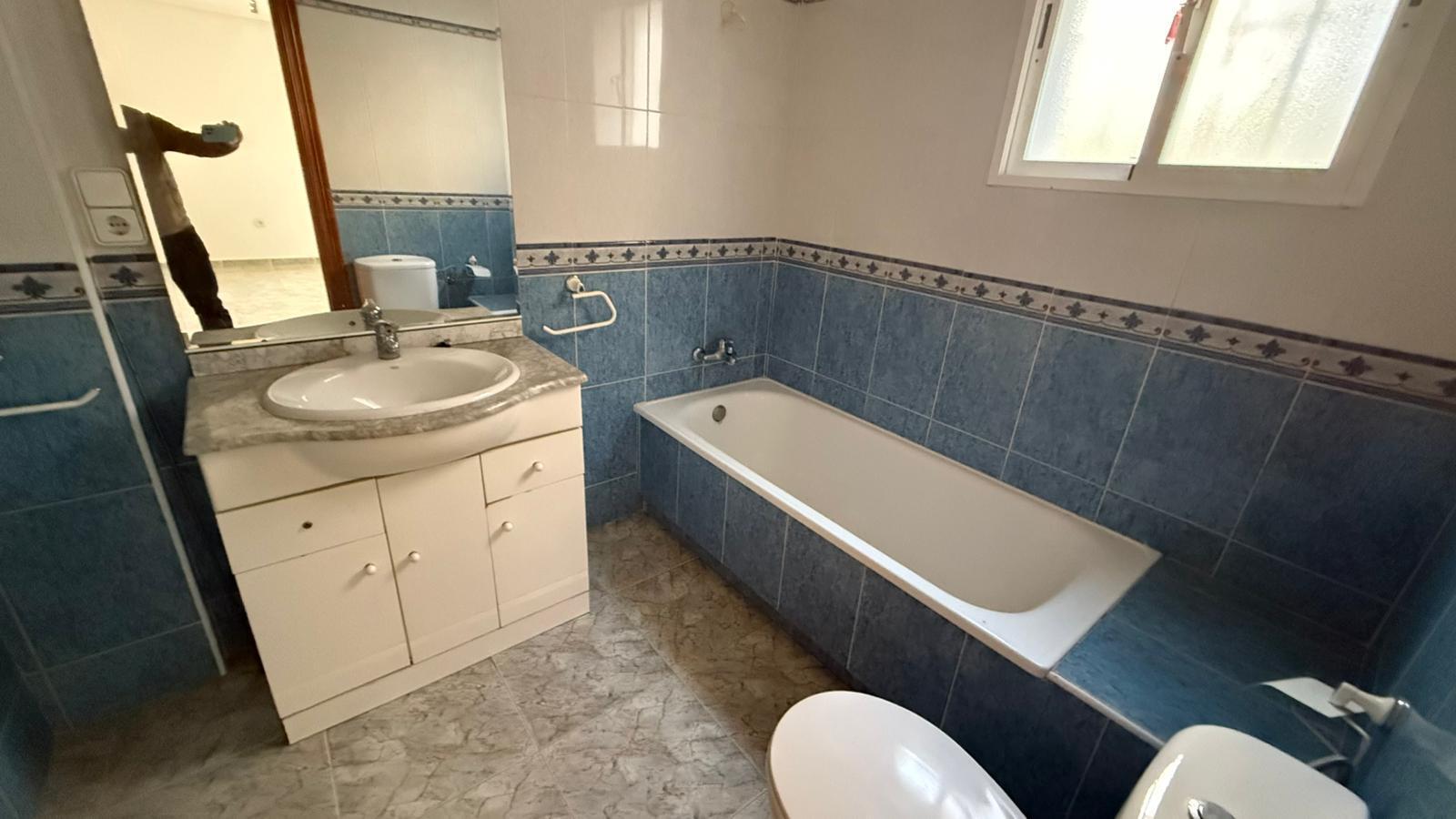 Chalet en San Miguel de Salinas con Piscina Privada — Hogar Mediterráneo
