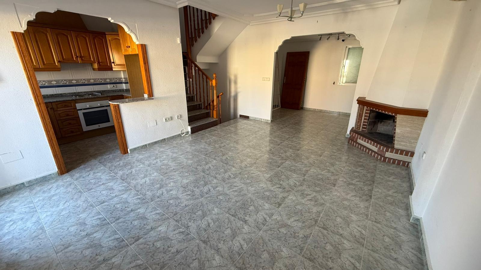 Chalet en San Miguel de Salinas con Piscina Privada — Hogar Mediterráneo