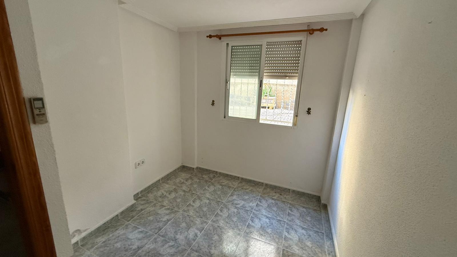 Chalet en San Miguel de Salinas con Piscina Privada — Hogar Mediterráneo