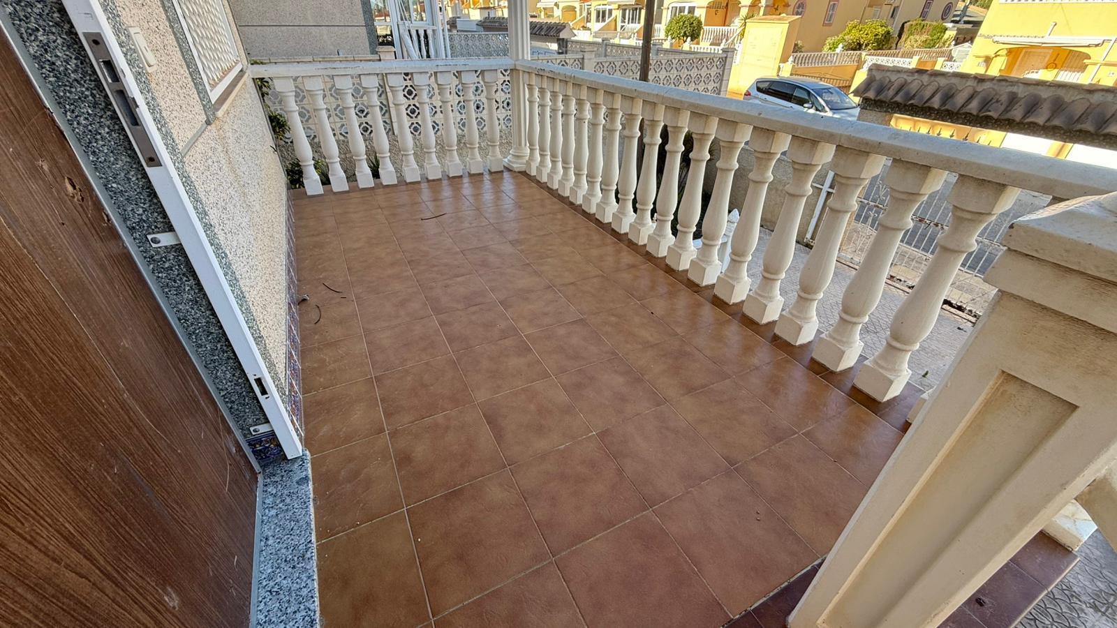 Chalet en San Miguel de Salinas con Piscina Privada — Hogar Mediterráneo