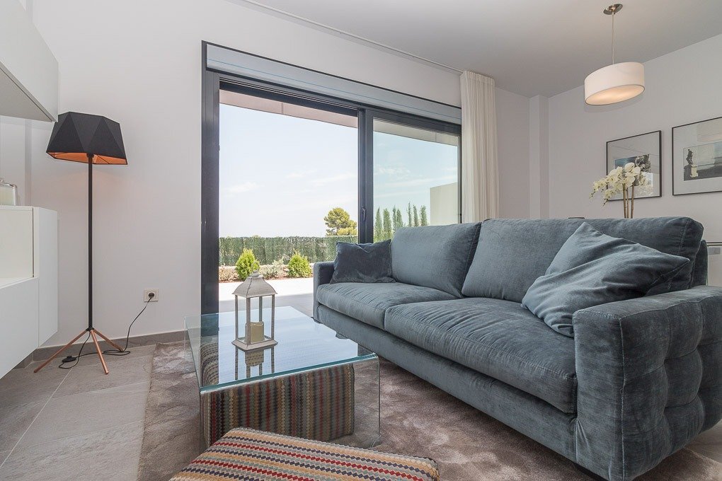 Chalet Obra Nueva en Torrevieja: Piscina Privada y Vistas Laguna Rosa