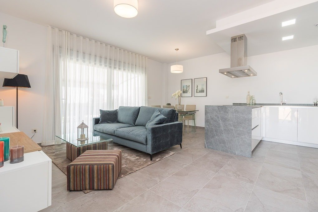Chalet Obra Nueva en Torrevieja: Piscina Privada y Vistas Laguna Rosa