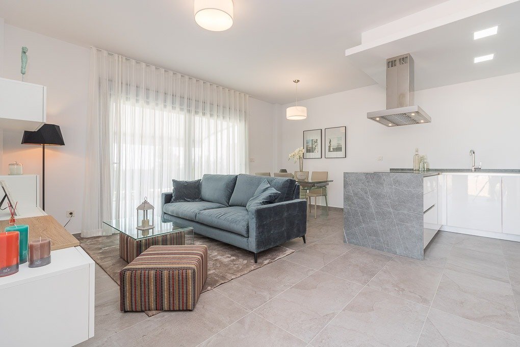 Chalet Obra Nueva en Torrevieja: Piscina Privada y Vistas Laguna Rosa