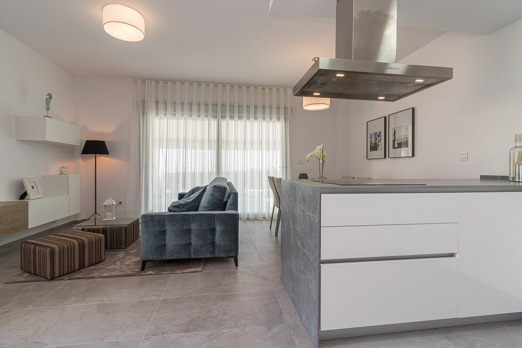 Chalet Obra Nueva en Torrevieja: Piscina Privada y Vistas Laguna Rosa