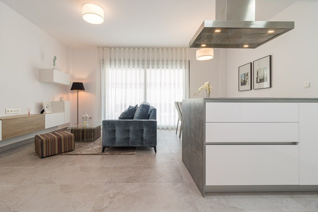 Chalet Obra Nueva en Torrevieja: Piscina Privada y Vistas Laguna Rosa