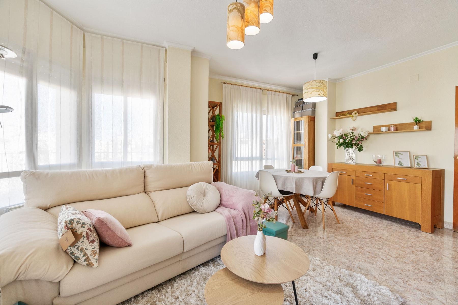 Apartamento Céntrico Torrevieja: 3 Dorm, Terraza, Garaje, Trastero - 150m Puerto