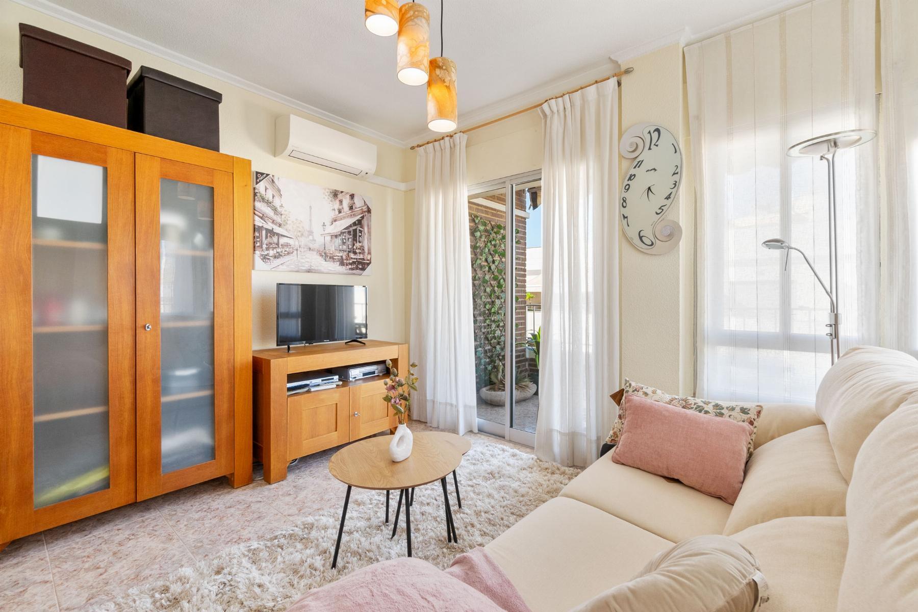 Apartamento Céntrico Torrevieja: 3 Dorm, Terraza, Garaje, Trastero - 150m Puerto