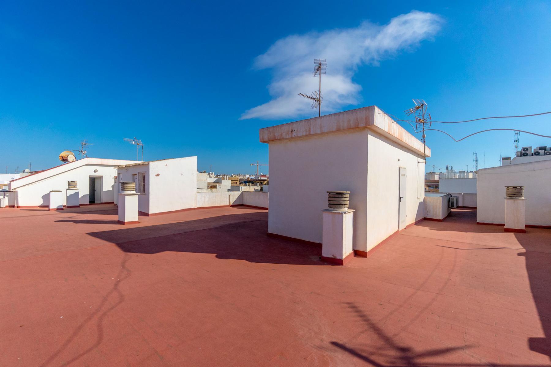 Apartamento Céntrico Torrevieja: 3 Dorm, Terraza, Garaje, Trastero - 150m Puerto