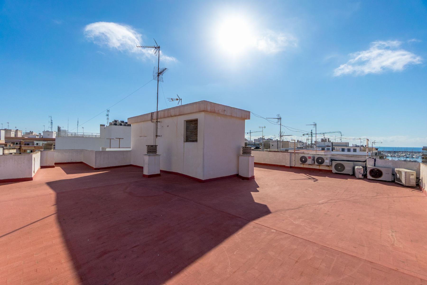Apartamento Céntrico Torrevieja: 3 Dorm, Terraza, Garaje, Trastero - 150m Puerto