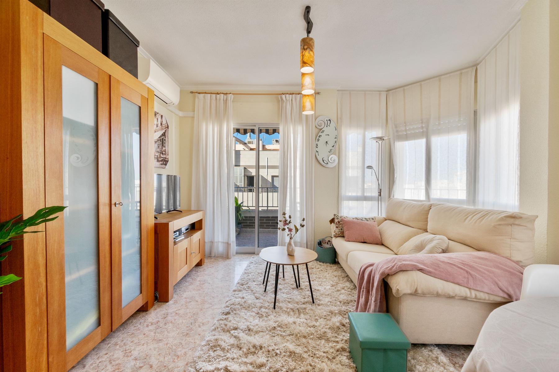 Apartamento Céntrico Torrevieja: 3 Dorm, Terraza, Garaje, Trastero - 150m Puerto