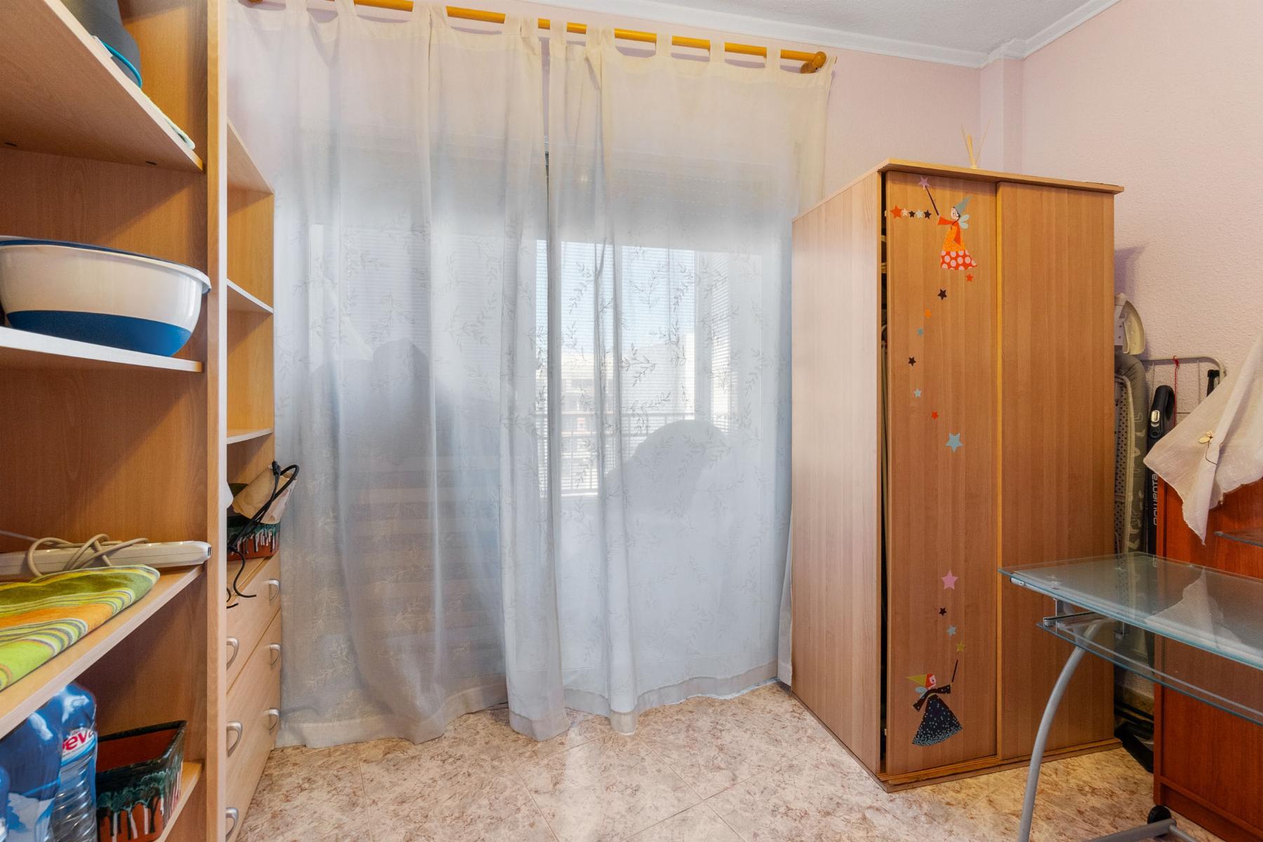 Apartamento Céntrico Torrevieja: 3 Dorm, Terraza, Garaje, Trastero - 150m Puerto