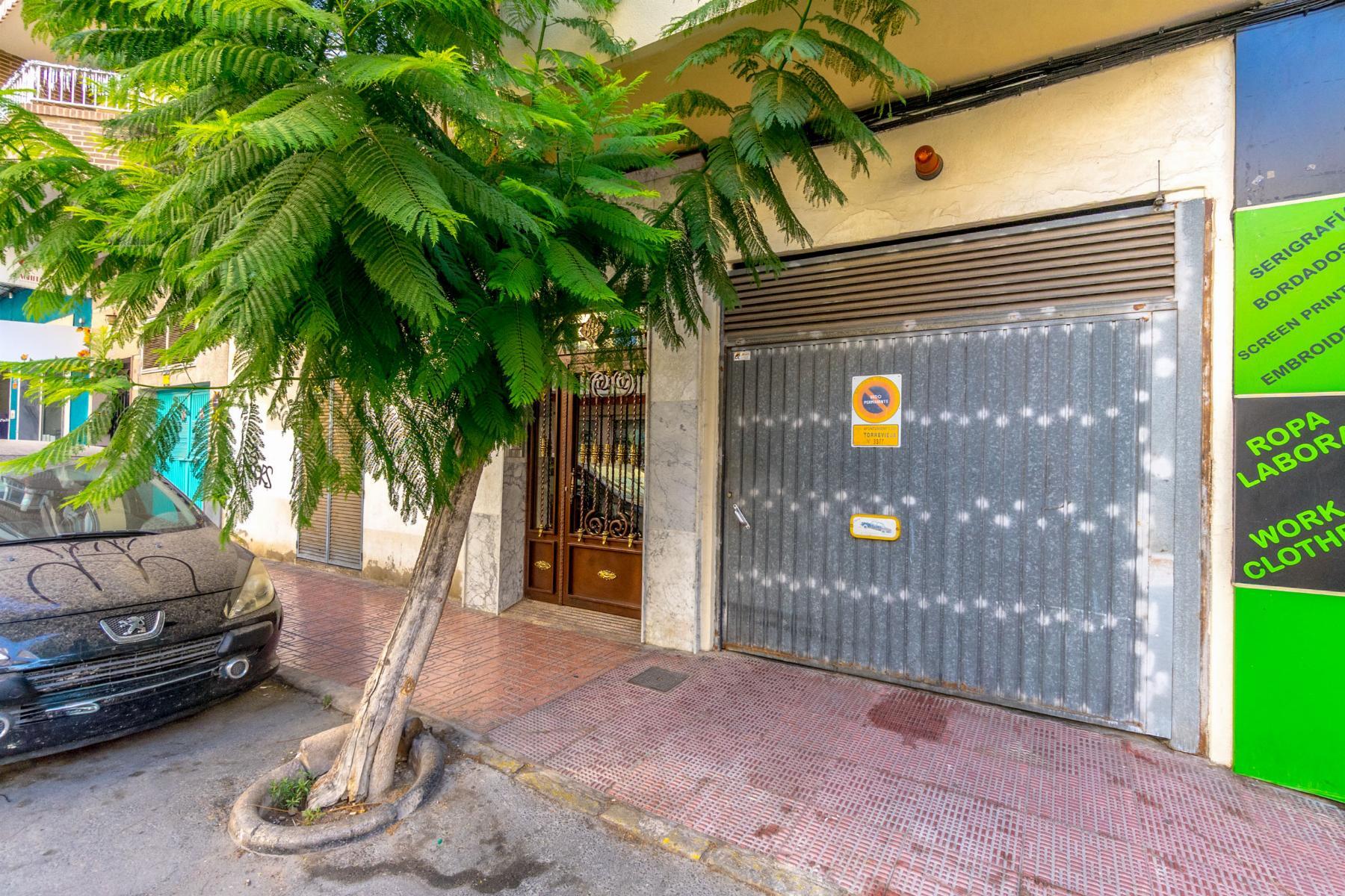 Apartamento Céntrico Torrevieja: 3 Dorm, Terraza, Garaje, Trastero - 150m Puerto