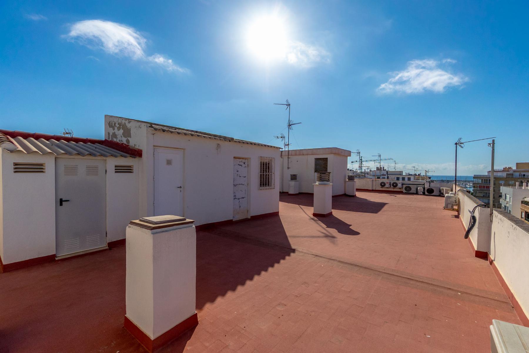 Apartamento Céntrico Torrevieja: 3 Dorm, Terraza, Garaje, Trastero - 150m Puerto