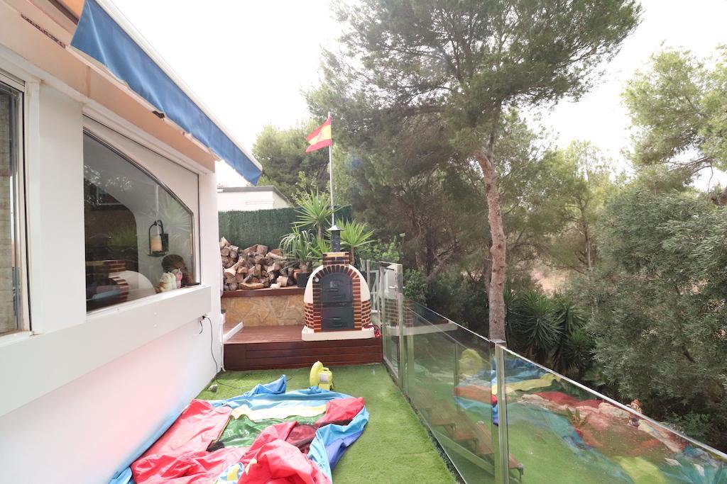 Chalet con piscina privada en Lomas de Don Juan | 3 hab | 469.000€