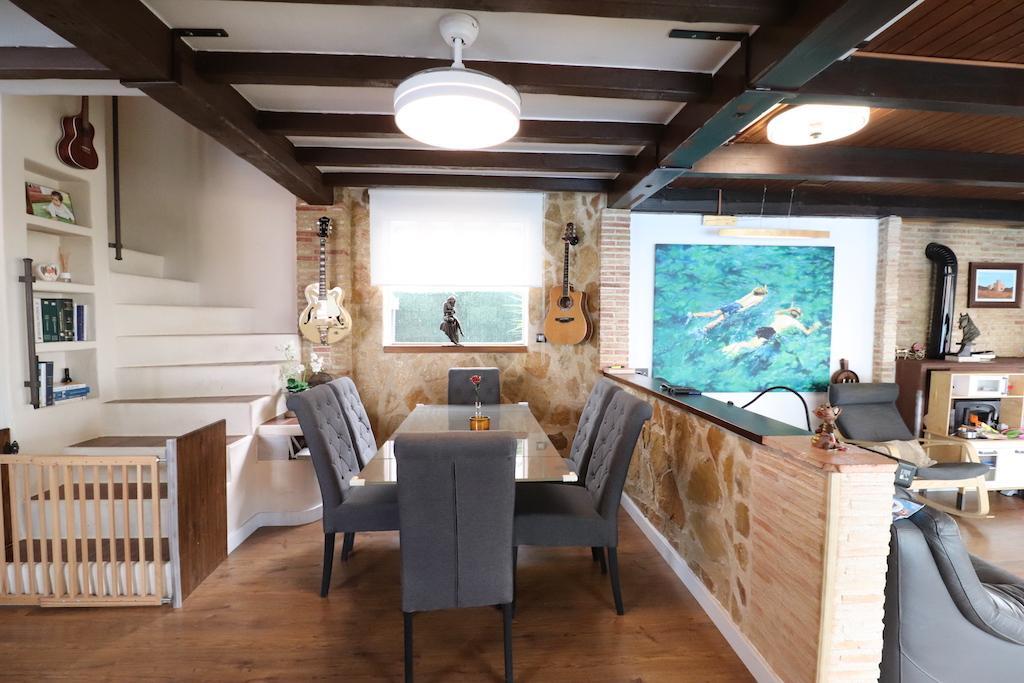 Chalet con piscina privada en Lomas de Don Juan | 3 hab | 469.000€