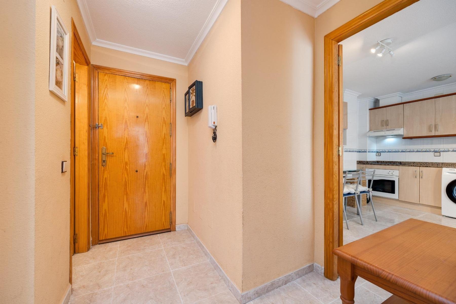 Apartamento en Primera Línea con Vistas al Mar en Acequión, Torrevieja