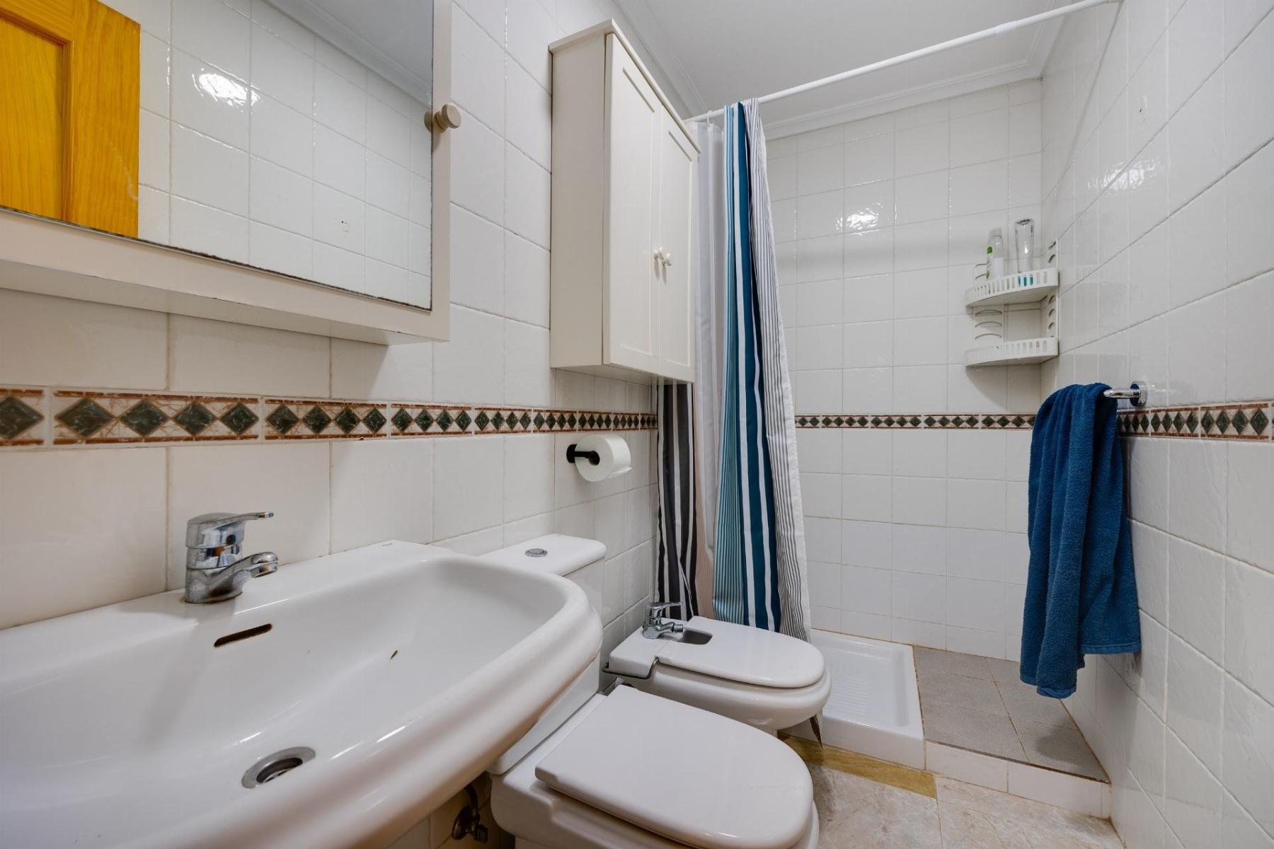 Apartamento en Primera Línea con Vistas al Mar en Acequión, Torrevieja
