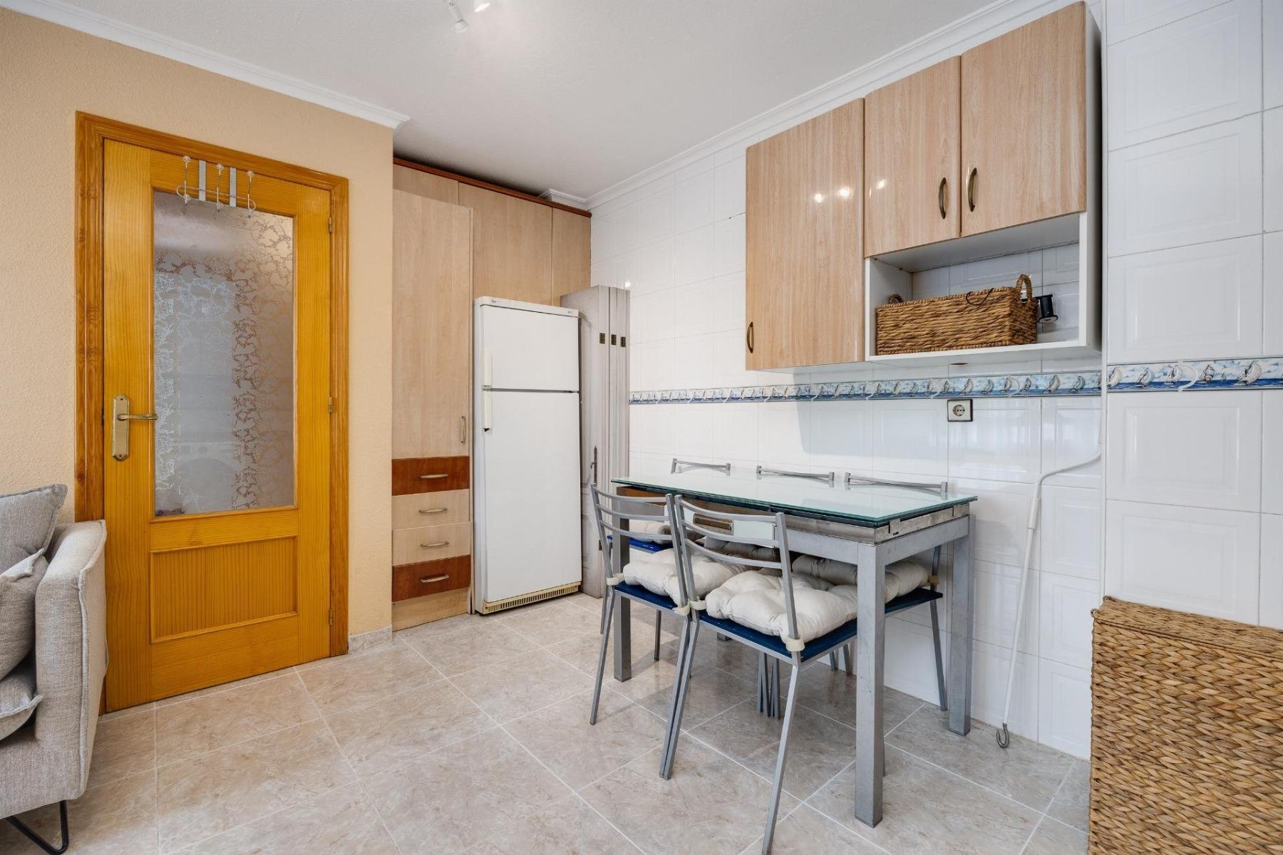 Apartamento en Primera Línea con Vistas al Mar en Acequión, Torrevieja