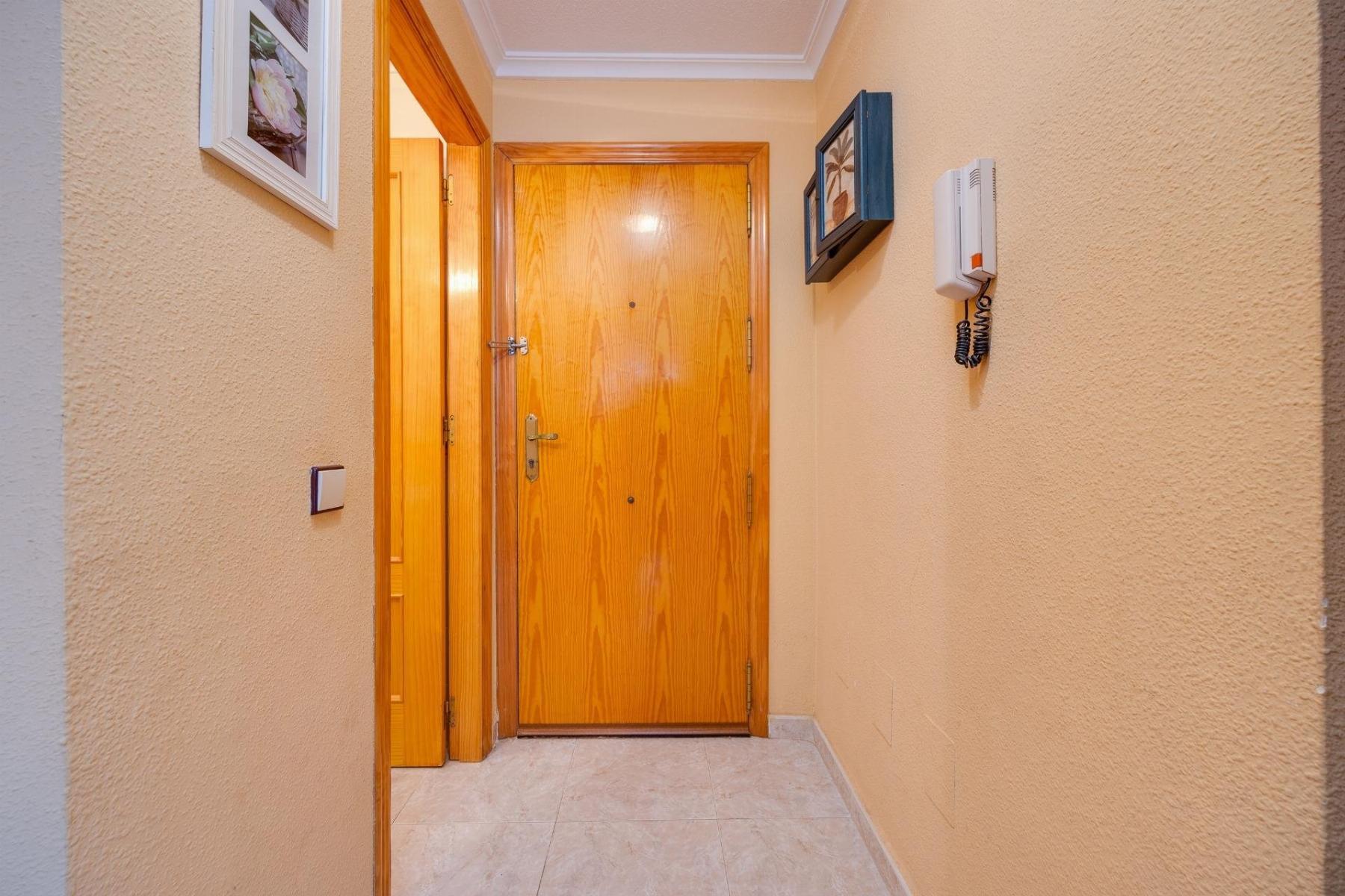 Apartamento en Primera Línea con Vistas al Mar en Acequión, Torrevieja