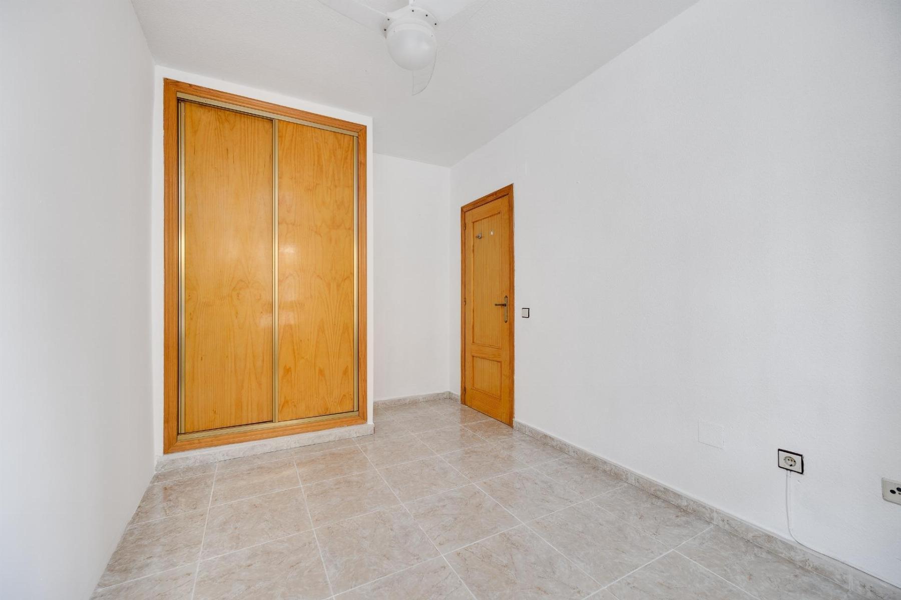 Apartamento en Primera Línea con Vistas al Mar en Acequión, Torrevieja